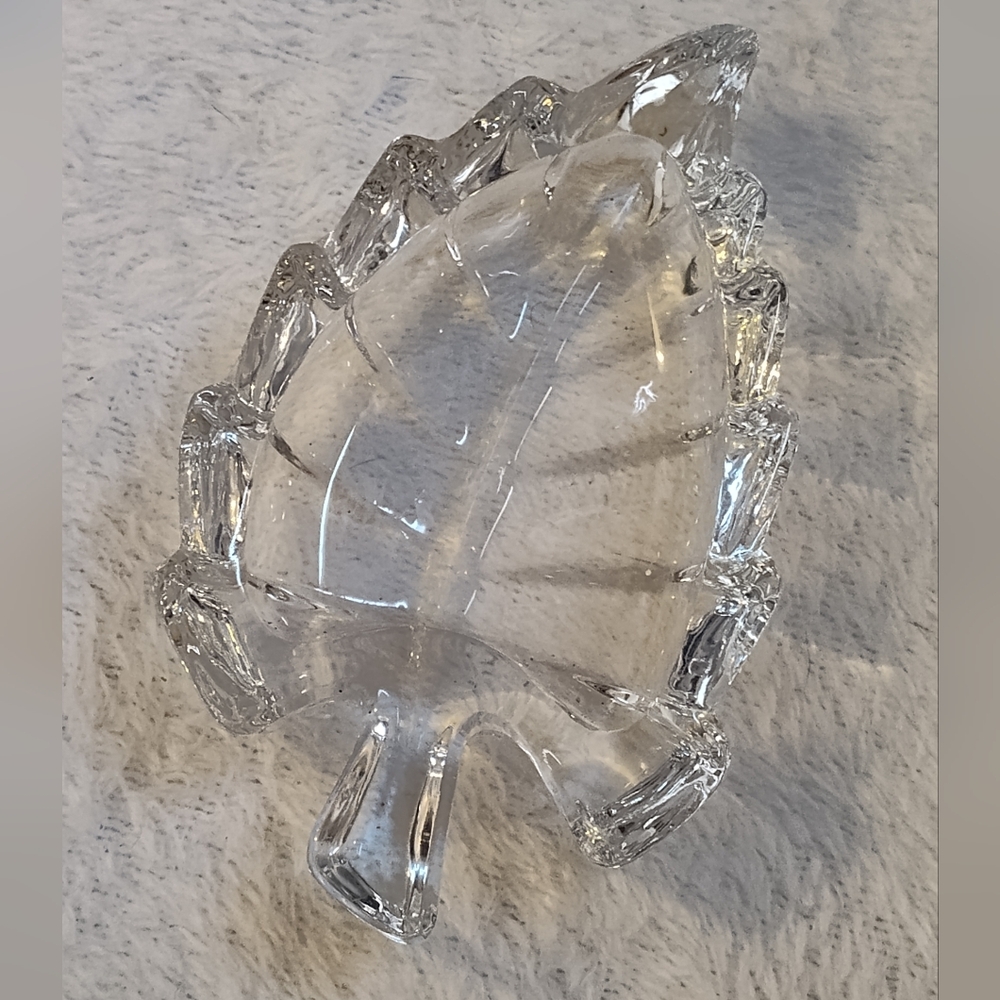 Source Unknown Clear Glass Leaf Accent